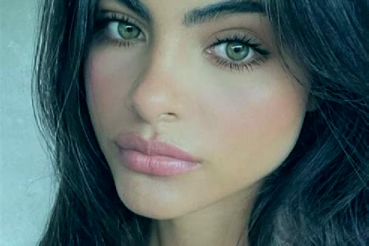 Avery, 37, a black hazel-eyed caucasian companion based in Lombe. Offering Overnight, Duos, Erotic Massage, Girlfriend Experience. Available for incall and o...