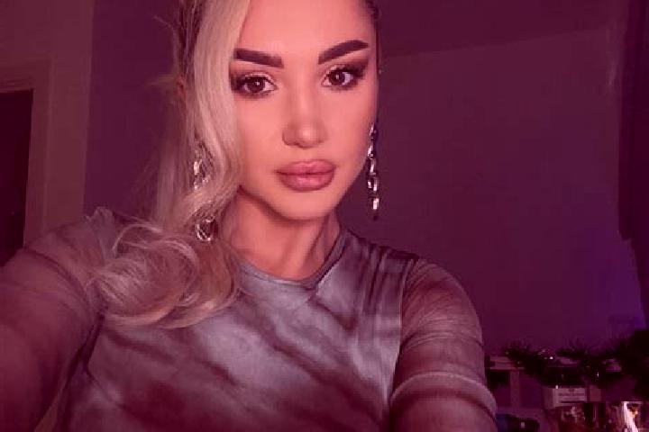 Avery, 37, a blonde amber-eyed slavic companion based in El Cerro de la Sauceda. Offering Couples, A-Level, Travel Companion, GFE. Available for incall and o...