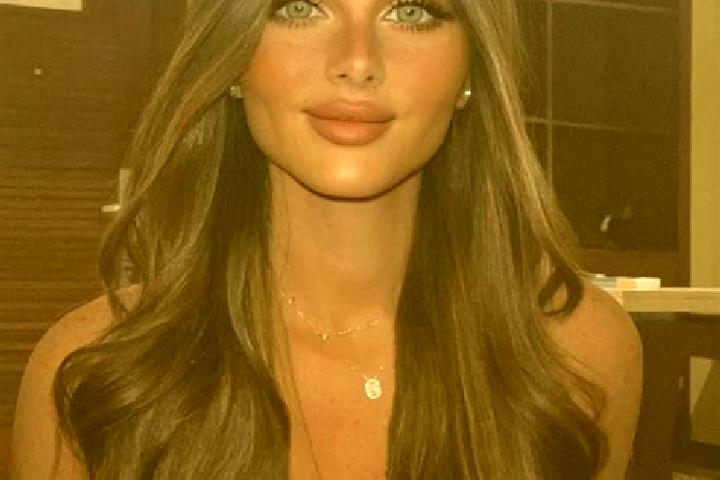 Avery, 37, a brunette dark-eyed european companion based in Borlova. Offering Party Girl, OWO, Erotic Massage. Available for incall and outcall, day and even...