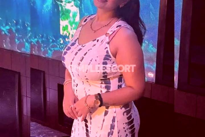 Avery, 37 — Escort in Airoli, India