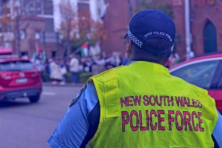 Avery, 37 — Escort in Officer, Australia