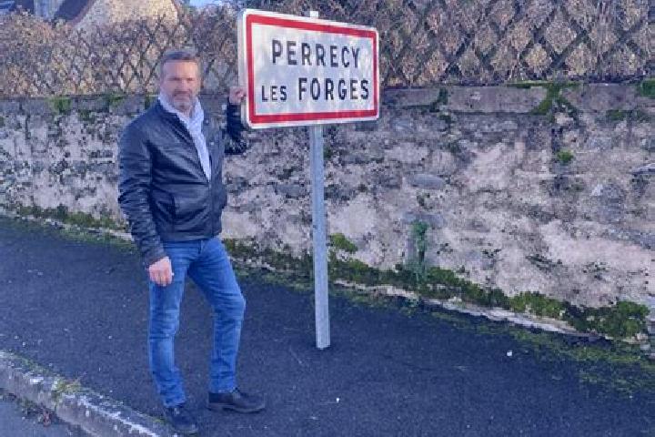 Avery, 37 — Escort in Perrecy-les-Forges, France