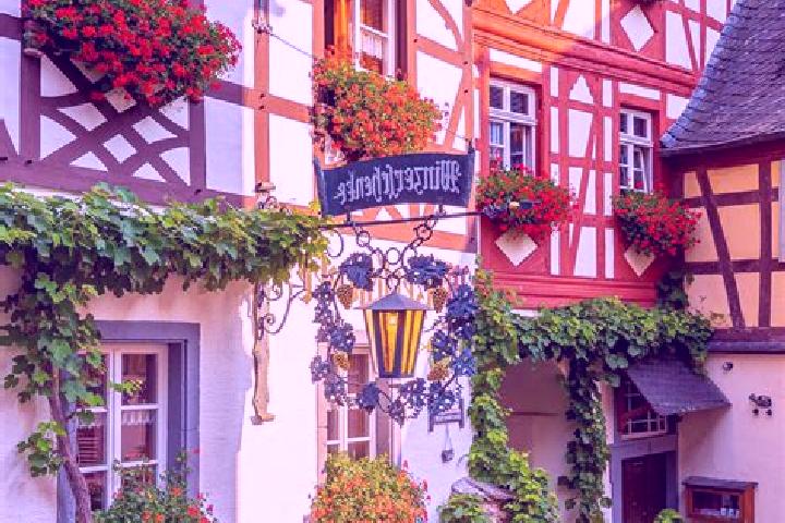 Avery, 37 — Escort in Siebenbaumen, Germany