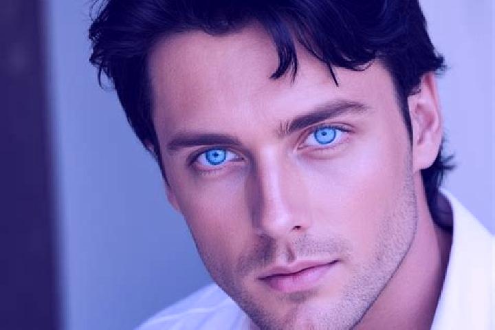 Avery, 38, a auburn blue-eyed middle eastern companion based in Karlstad. Offering Duos, Striptease, Girlfriend Experience, Dinner Date. Available for incall...