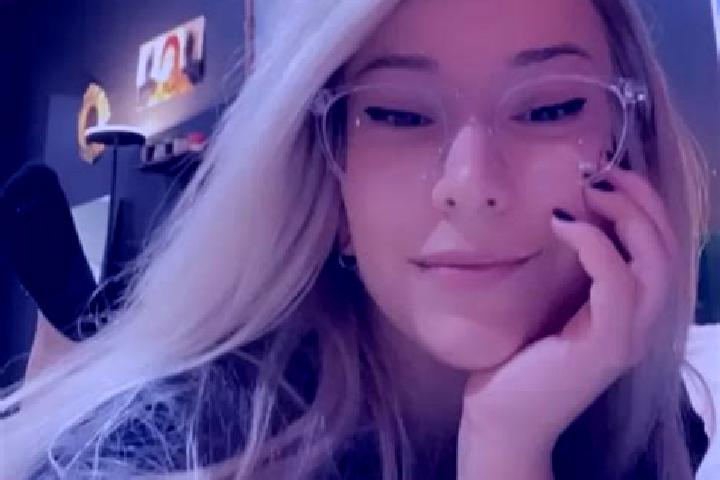 Avery, 38, a blonde dark-eyed indian companion based in Hodgson Vale. Offering Girlfriend Experience, A-Level, BDSM. Available for incall and outcall, day an...