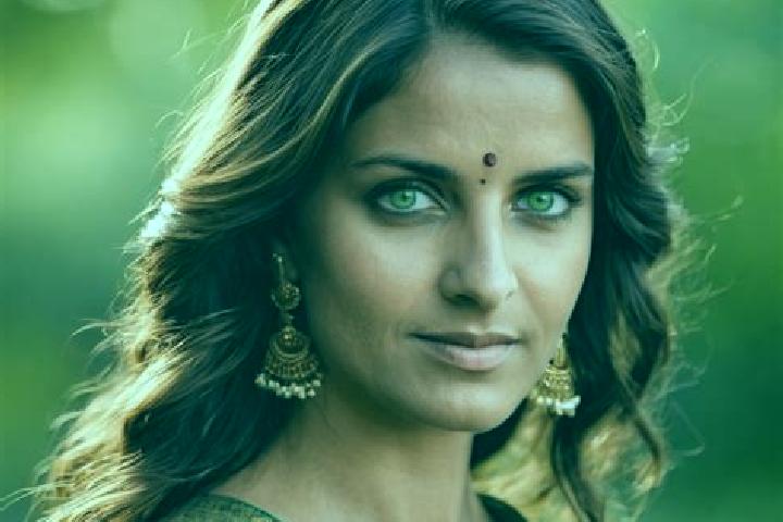 Avery, 38, a brunette green-eyed indian companion based in Chindumbo. Offering Massage, Erotic Massage, Prostate Massage, Couples. Available for incall and o...