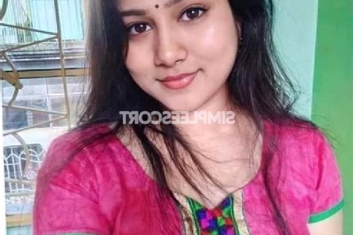 Avery, 38 — Escort in Alandur, India