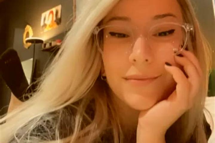 Avery, 39, a blonde grey-eyed asian companion based in Borgofranco sul Po. Offering CIM, Duos, BDSM, OWO, 69. Available for incall and outcall, day and eveni...
