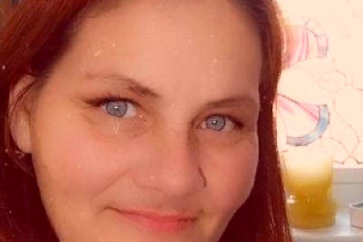 Avery, 39, a red dark-eyed caucasian companion based in Hoechst im Odenwald. Offering GFE, Dinner Date, Overnight, Couples. Available for incall and outcall,...
