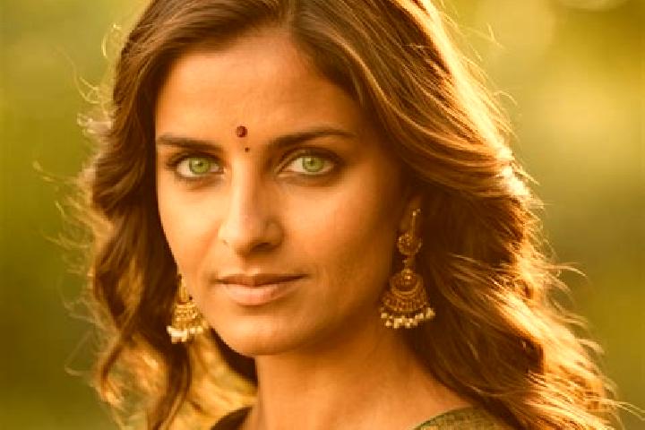 Avery, 39, a red green-eyed indian companion based in Zanzansso. Offering Domination, Tantra, Girlfriend Experience, 69. Available for incall and outcall, da...