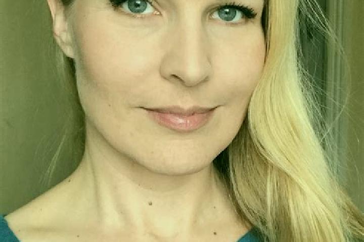 Avery, 39 — Escort in Pining, Indonesia
