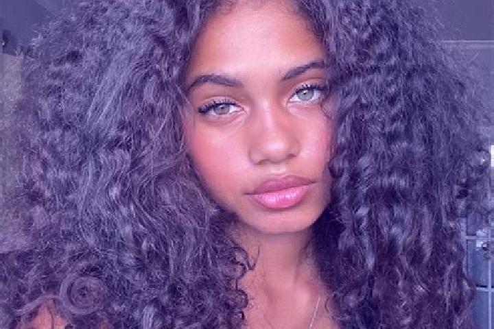 Chloe, 20, a black grey-eyed ebony companion based in Dengi. Offering OWO, Erotic Massage, Couples. Available for incall and outcall, day and evening dates.