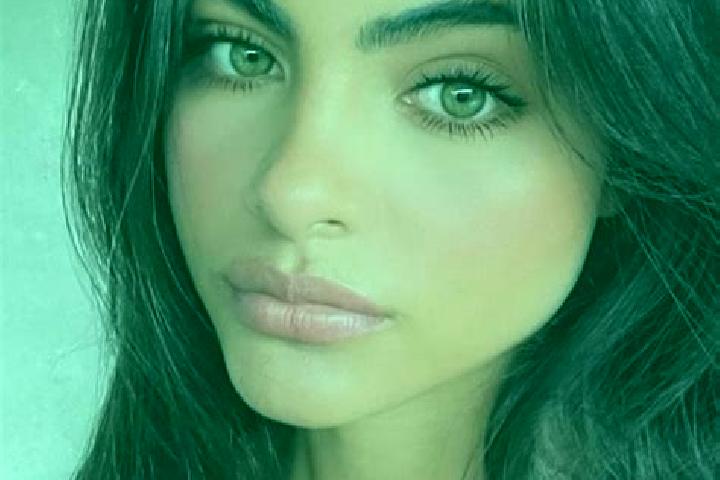 Chloe, 20, a blonde dark-eyed indian companion based in Loctudy. Offering 69, Duos, Couples. Available for incall and outcall, day and evening dates.