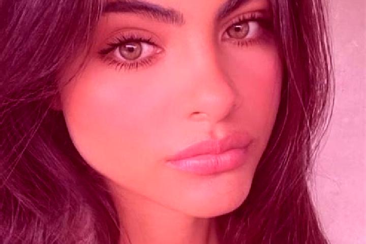Chloe, 20, a brunette green-eyed mixed companion based in Jericho. Offering Striptease, BDSM, A-Level, CIM. Available for incall and outcall, overnight booki...