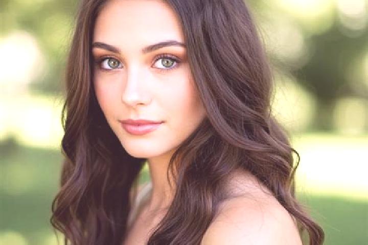 Chloe, 20, a brunette hazel-eyed mixed companion based in Oxley. Offering Girlfriend Experience, Striptease, Massage, Domination, BDSM. Available for incall ...