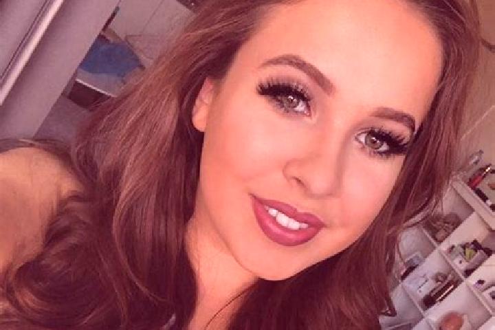 Chloe, 20, a red dark-eyed caribbean companion based in Dobrovce. Offering Deep French Kissing, Couples, Girlfriend Experience, OWO, CIM. Available for incal...