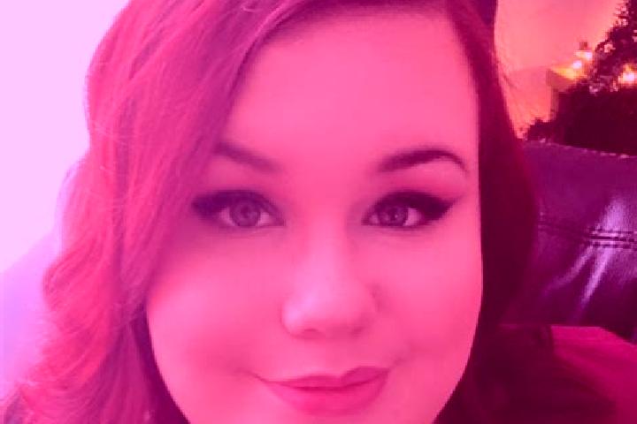 Chloe, 20 — Escort in Landis, United States