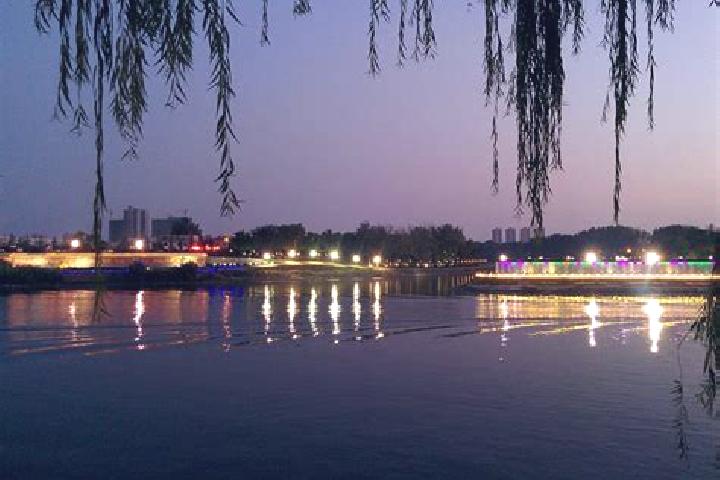 Chloe, 20 — Escort in Luohe, China