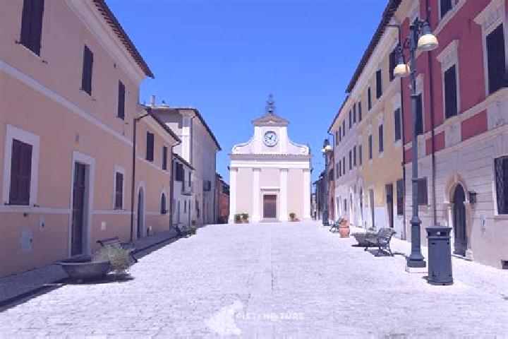 Chloe, 20 — Escort in Poggio Catino, Italy
