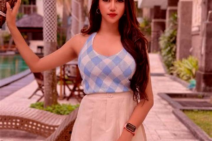 Chloe, 20 — Escort in Rutojawa, Indonesia