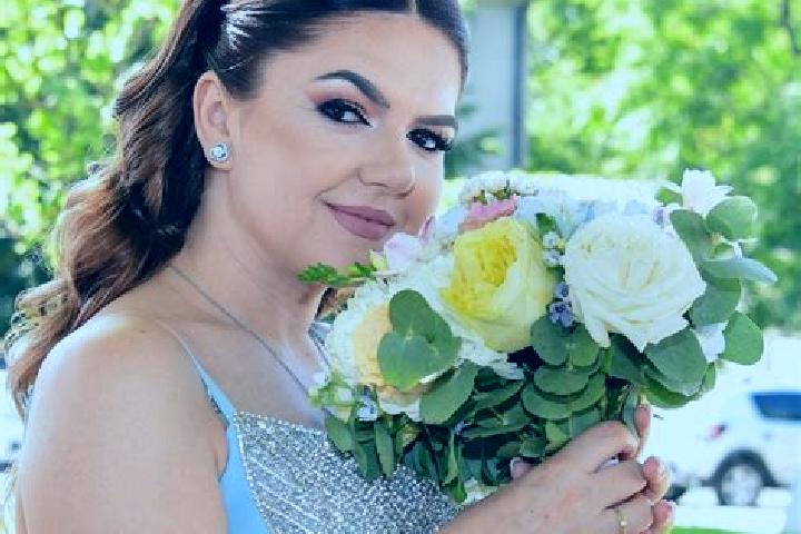 Chloe, 20 — Escort in Tufeni, Romania