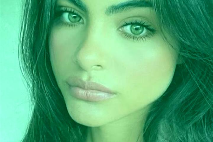 Chloe, 21, a black green-eyed indian companion based in Gilon. Offering GFE, Travel Companion, Roleplay. Available for incall and outcall, overnight bookings...