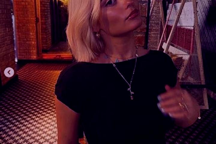 Chloe, 21, a blonde amber-eyed asian companion based in Fort Gibson. Offering Deep French Kissing, Domination, Striptease, GFE. Available for incall and outc...
