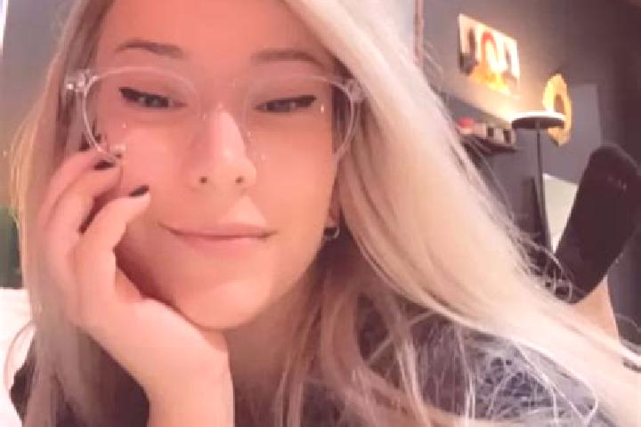 Chloe, 21, a blonde grey-eyed asian companion based in Desoto Lakes. Offering BDSM, A-Level, Couples, Roleplay. Available for incall and outcall, overnight b...