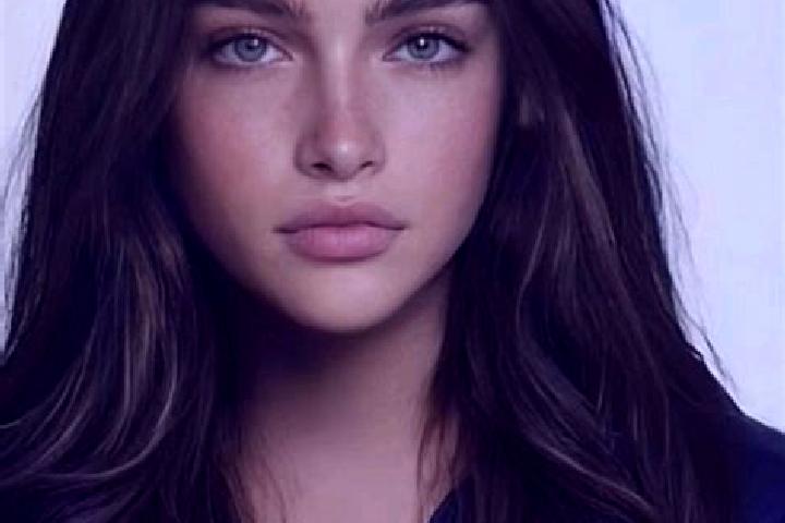 Chloe, 21, a brunette grey-eyed caucasian companion based in Tonara. Offering Party Girl. Available for incall and outcall, day and evening dates.