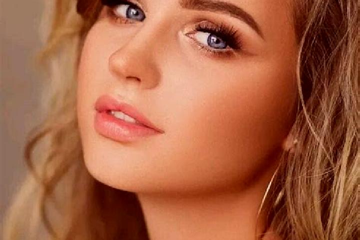 Chloe, 21, a dark blonde blue-eyed slavic companion based in Le Bignon. Offering Party Girl, Striptease, A-Level. Available for incall and outcall, day and e...