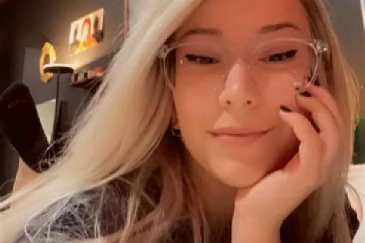 Chloe, 21, a platinum blonde dark-eyed middle eastern companion based in Santo Antonio da Charneca. Offering Erotic Massage, Dinner Date, GFE. Available for ...