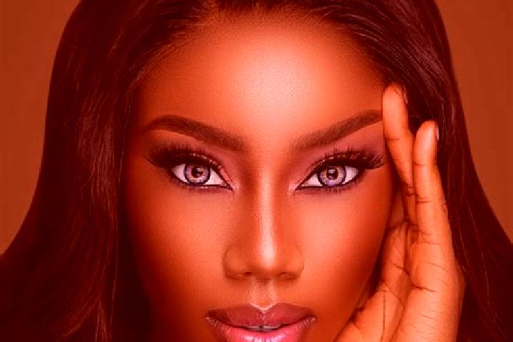 Chloe, 21, a red blue-eyed ebony companion based in Lacko. Offering 69, OWO, Duos, BDSM, Deep French Kissing. Available for incall and outcall, day and eveni...