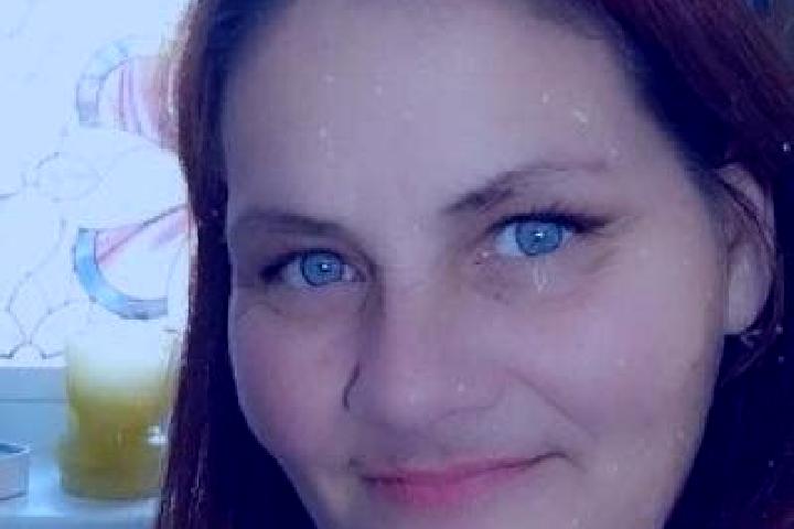 Chloe, 21, a red dark-eyed mixed companion based in Montelabbate. Offering OWO, Couples, Girlfriend Experience. Available for incall and outcall, day and eve...