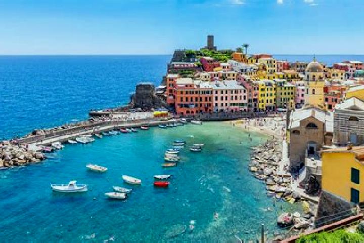 Chloe, 21 — Escort in Diano Arentino, Italy