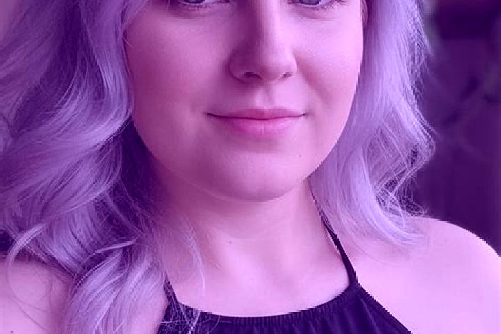 Chloe, 21 — Escort in Giubega, Romania