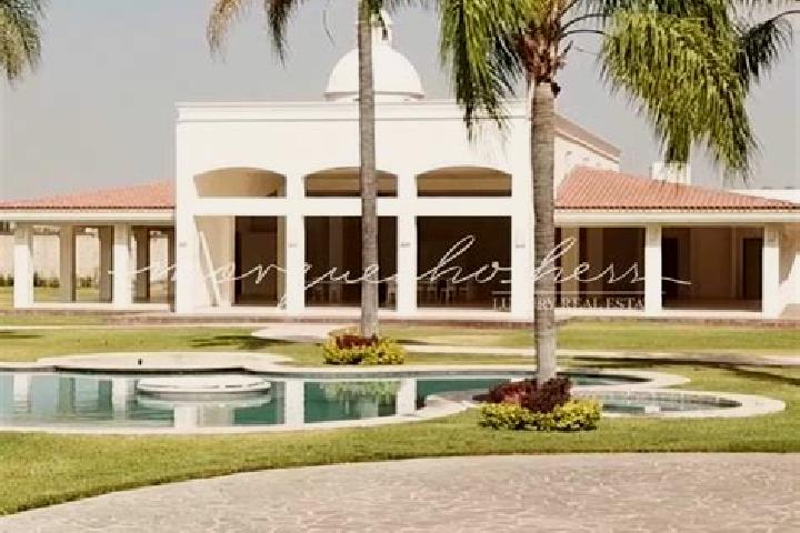 Chloe, 21 — Escort in Hacienda Nueva (San Pedro el Aguila), Mexico