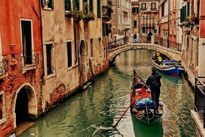 Chloe, 21 — Escort in Venice, United States
