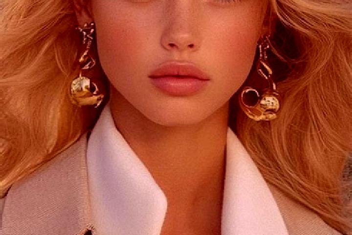 Chloe, 22, a auburn amber-eyed european companion based in Lovina. Offering Duos, OWO, Tantra. Available for incall and outcall, overnight bookings available.