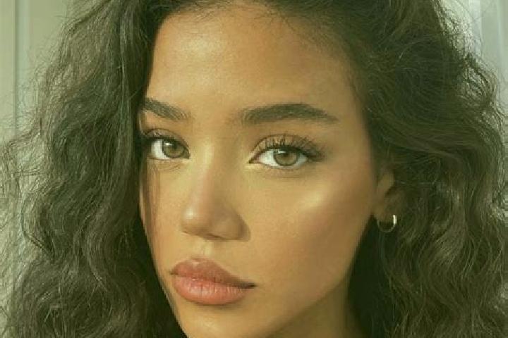 Chloe, 22, a black brown-eyed caribbean companion based in Milagros. Offering A-Level, Party Girl, BDSM. Available for incall and outcall, day and evening da...