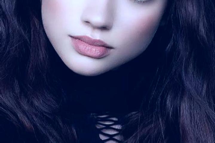 Chloe, 22, a brunette dark-eyed slavic companion based in Bamenohl. Offering Tantra, Overnight. Available for incall and outcall, day and evening dates.