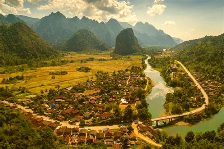 Chloe, 22 — Escort in Dak Cheung, Laos