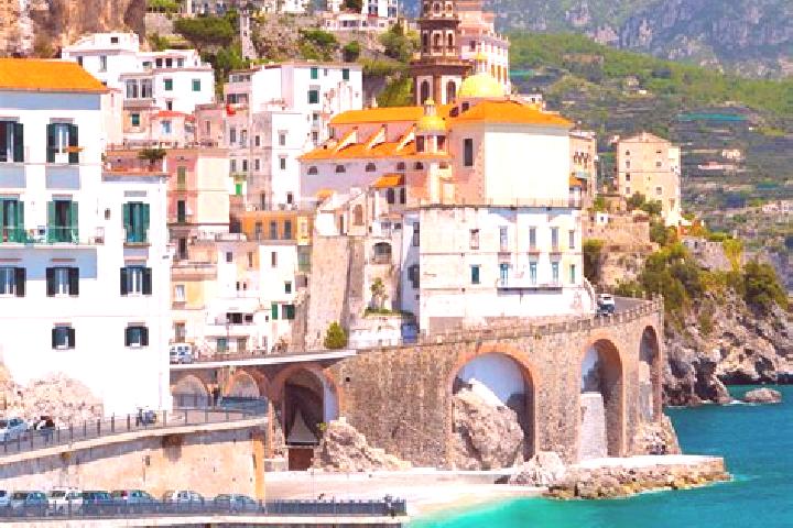 Chloe, 22 — Escort in Gaglianico, Italy