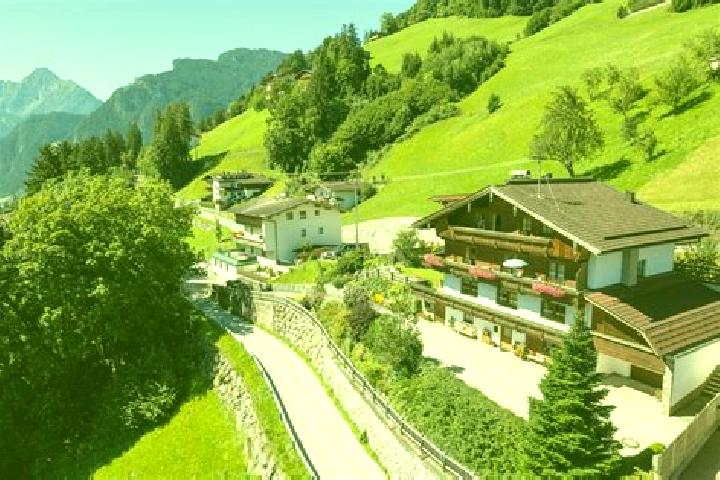 Chloe, 22 — Escort in Hippach-Schwendberg, Austria