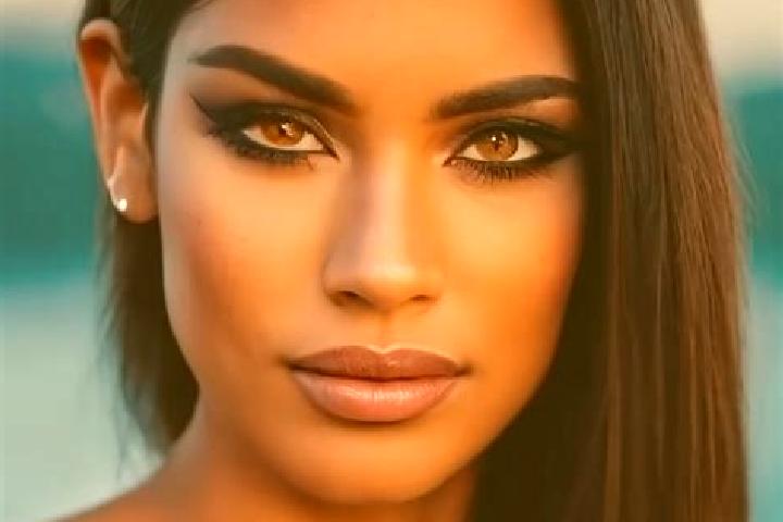 Chloe, 23, a auburn dark-eyed latina companion based in Karlstein. Offering Girlfriend Experience, Travel Companion, Tantra. Available for incall and outcall...