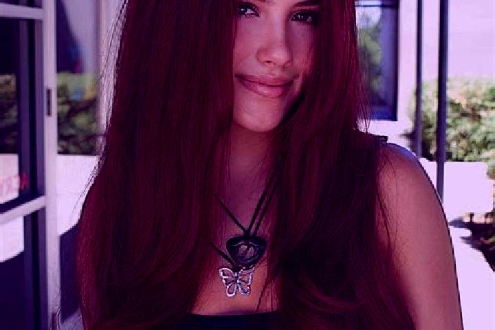 Chloe, 23, a auburn dark-eyed latina companion based in Nokia. Offering OWO, 69, Tantra. Available for incall and outcall, day and evening dates.