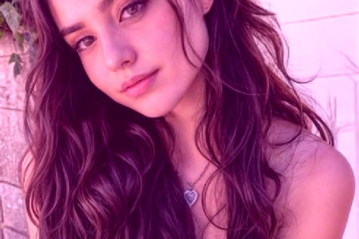Chloe, 23, a auburn hazel-eyed caribbean companion based in Belper. Offering Prostate Massage, A-Level, Deep French Kissing. Available for incall and outcall...