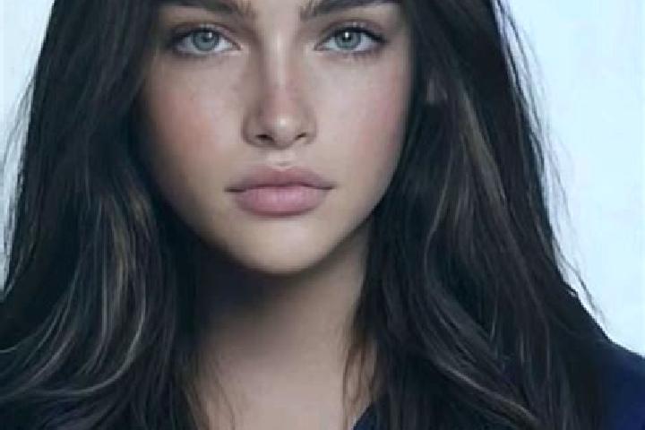 Chloe, 23, a brunette blue-eyed european companion based in Novi Zednik. Offering Tantra, BDSM, Dinner Date. Available for incall and outcall, overnight book...