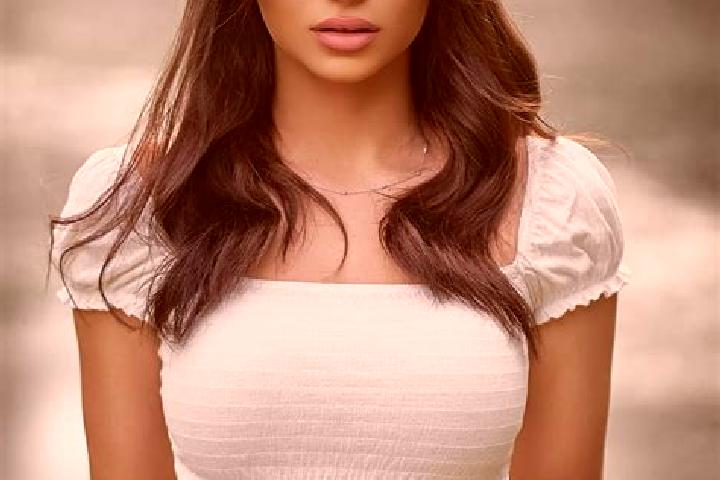 Chloe, 23, a brunette brown-eyed mixed companion based in Lapte. Offering Fetish, Tantra. Available for incall and outcall, overnight bookings available.