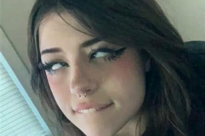 Chloe, 23, a brunette grey-eyed caucasian companion based in Portillo de Soria. Offering Party Girl, Domination, Fetish, OWO. Available for incall and outcal...