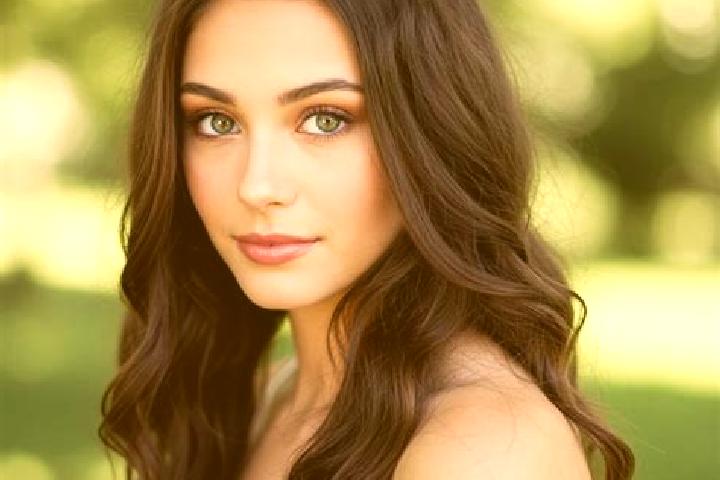 Chloe, 23, a brunette hazel-eyed indian companion based in Charipara. Offering A-Level, GFE. Available for incall and outcall, day and evening dates.